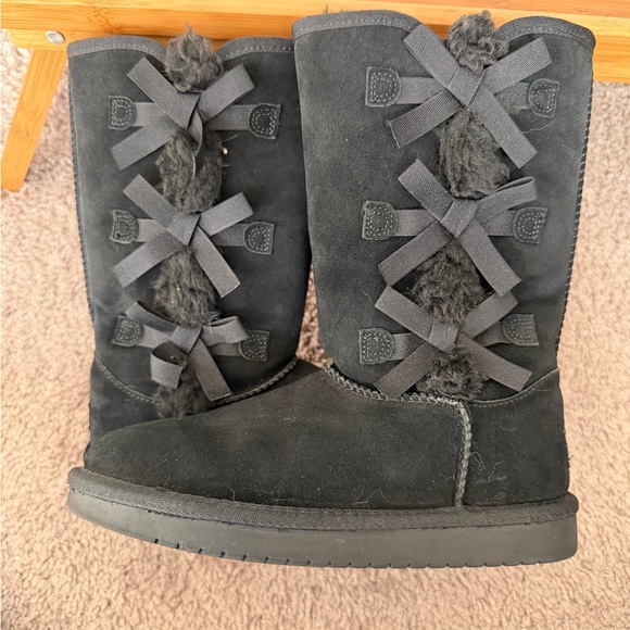 Koolaburra by UGG Victoria Boots Suede Black Kids Sz 3 Triple Bows Winter Cozy - Picture 9 of 12